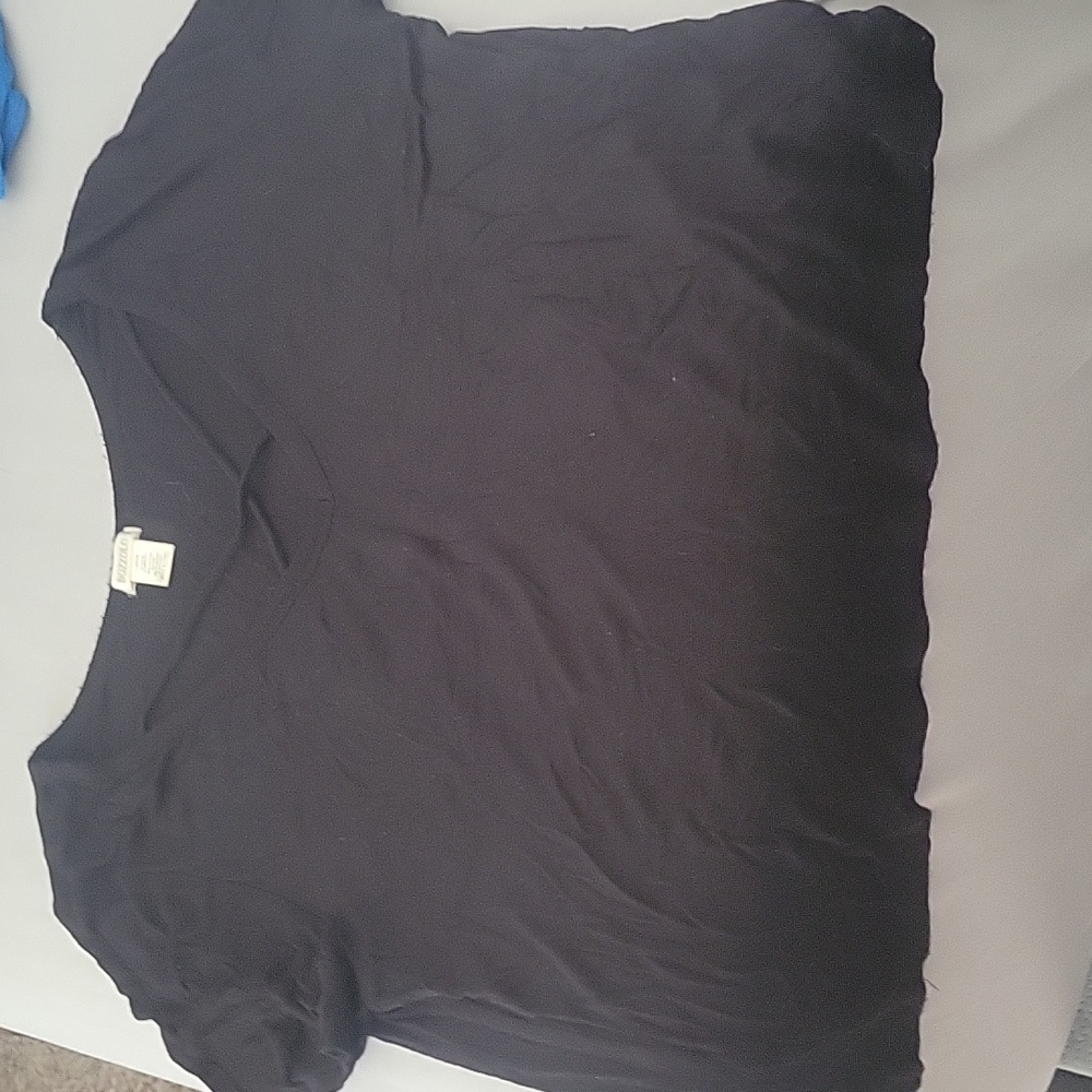 Black loose crop top